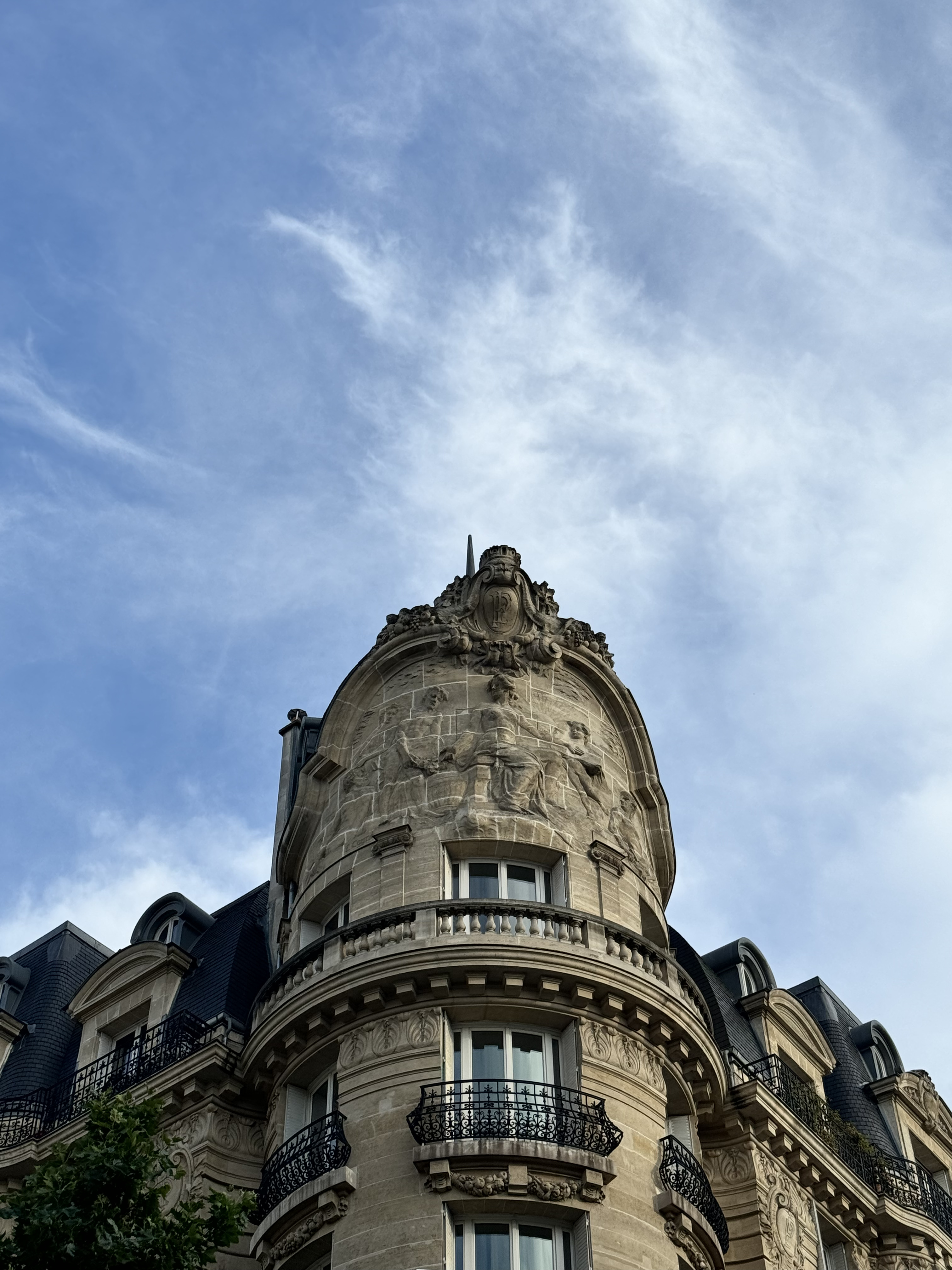 image of the louvre